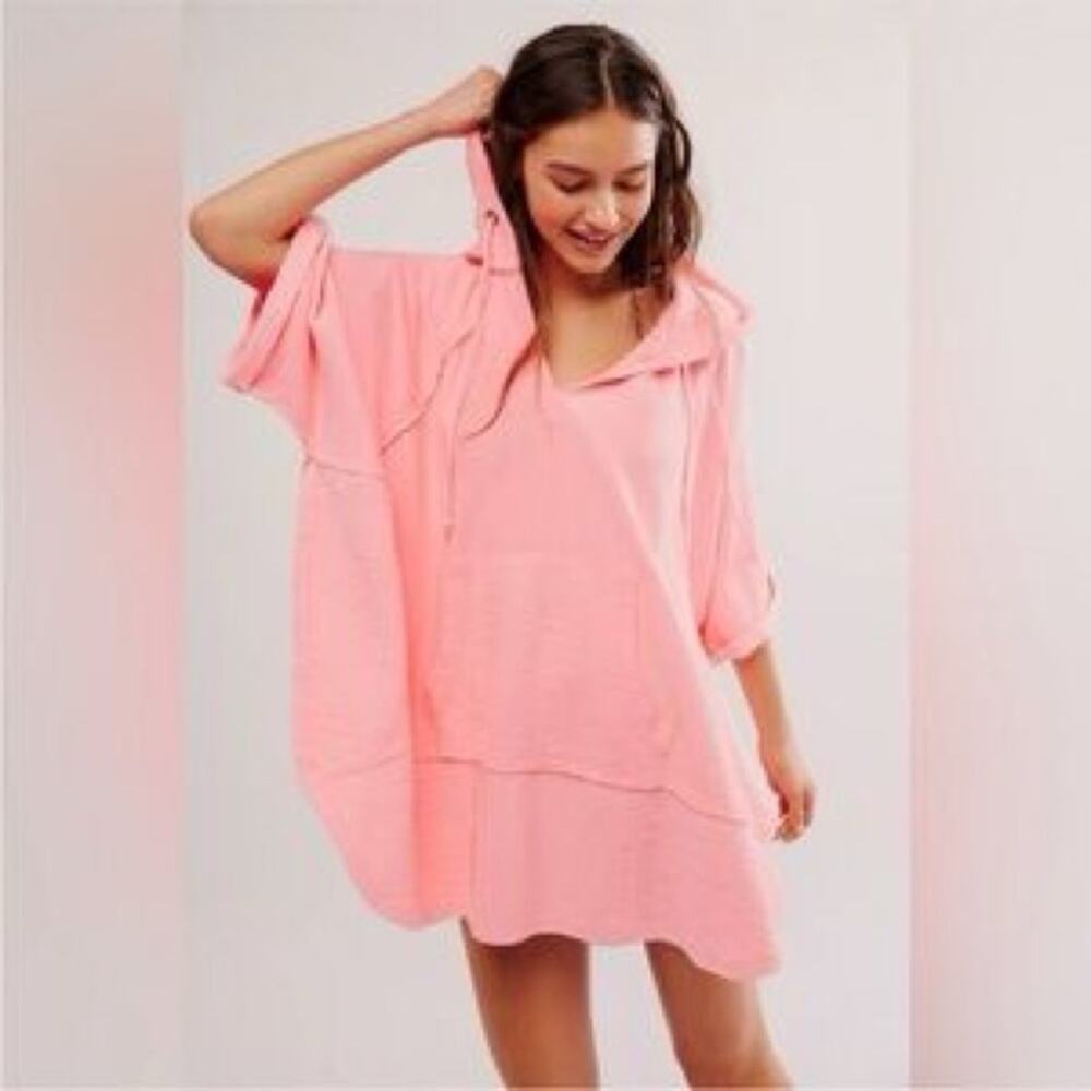 We the Free So Fresh Poncho Vibrant Pink Hooded with Pocket One Size T2